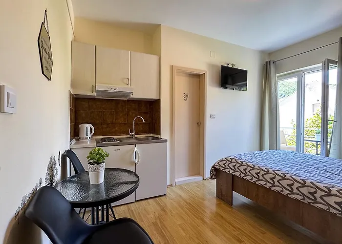 Apartments Pralas