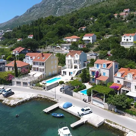 Apartments Pralas Mokosica Exterior photo