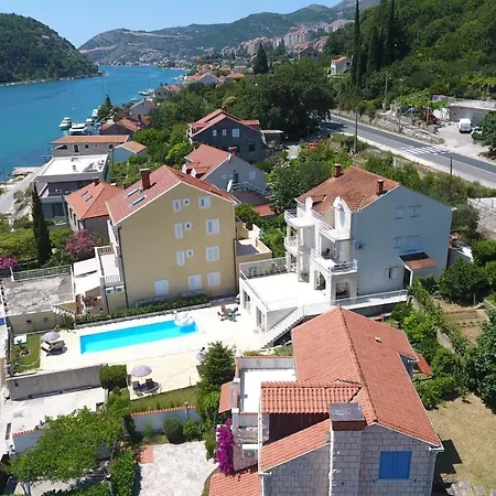 Apartments Pralas Mokosica Exterior photo