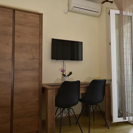 Apartments Pralas Mokosica Exterior photo
