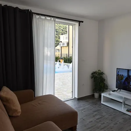Apartments Pralas Mokosica Exterior photo