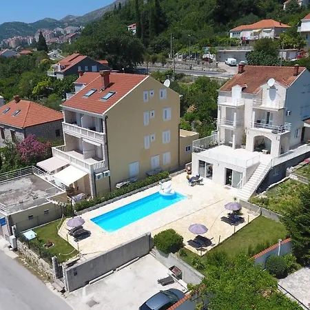 Apartments Pralas Mokosica Exterior photo