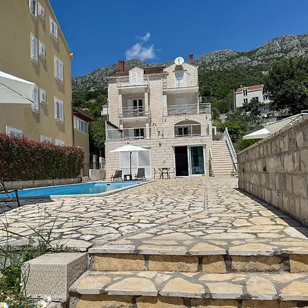 Apartments Pralas Mokosica Exterior photo