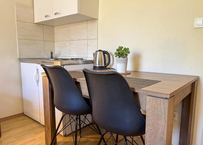 Apartments Pralas
