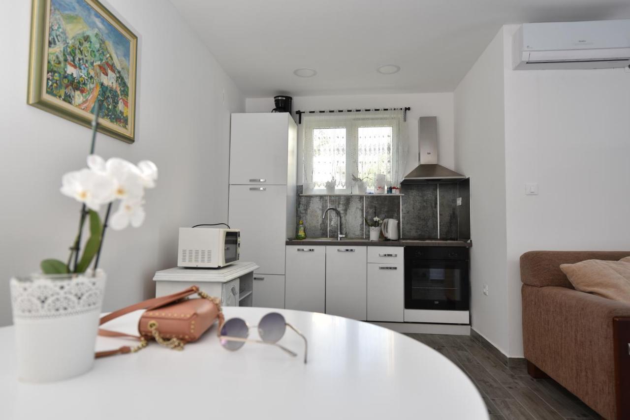 Pralas Apartment *